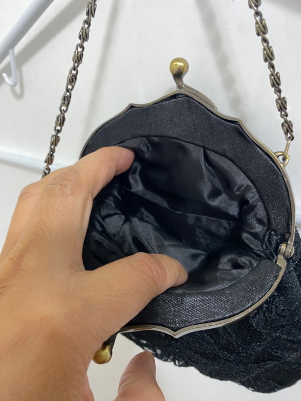 Black Lace Goth Hand Purse - Picture 6 of 6